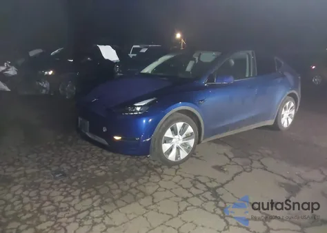 2023 Tesla Model Y Awd/Long Range Dual Motor All-Wheel Drive from USA, damaged, VIN 7SAYGDEE2PF927932